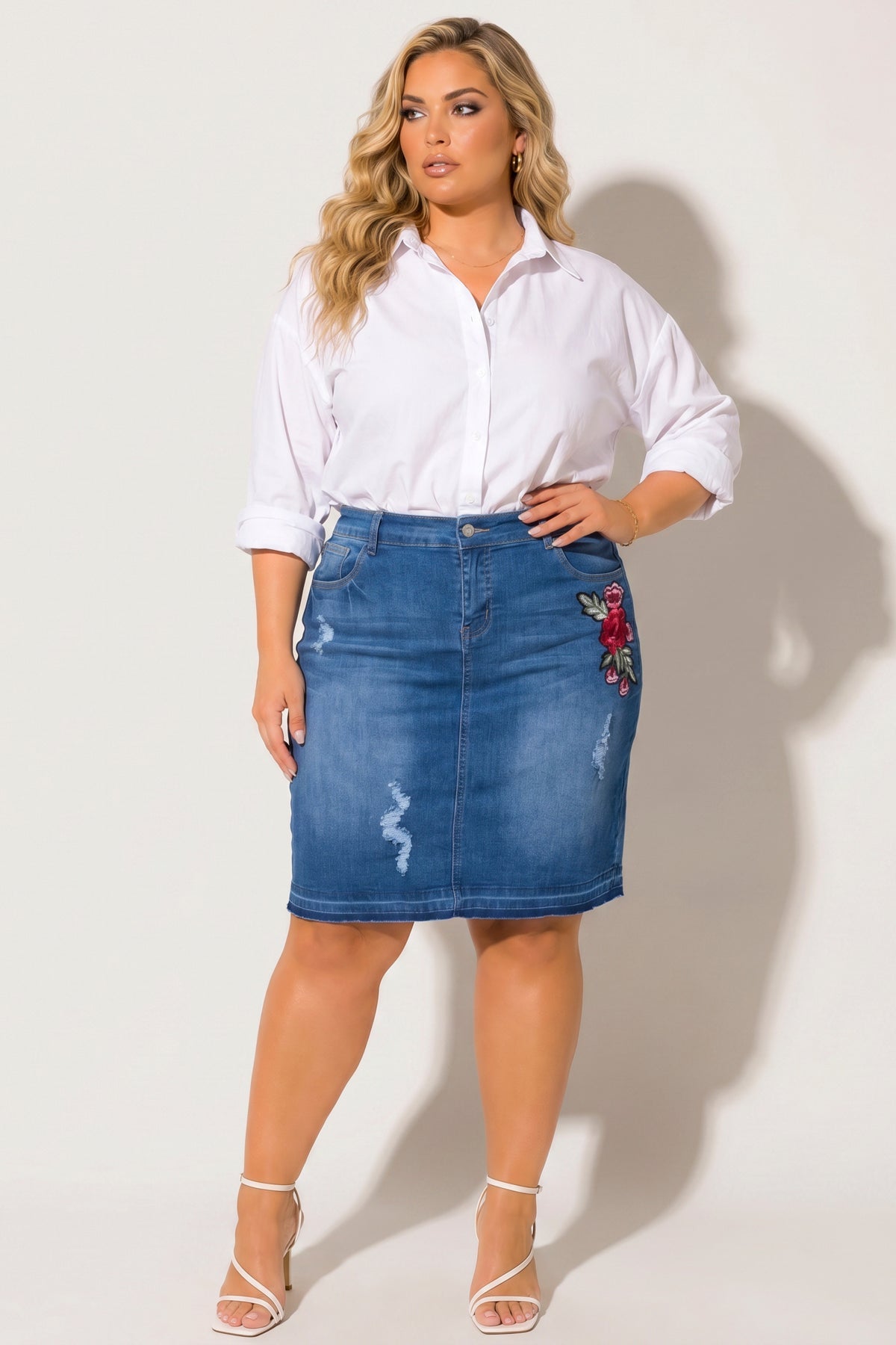 Plus Size Floral Charm Distressed Denim Skirt - Medium Wash