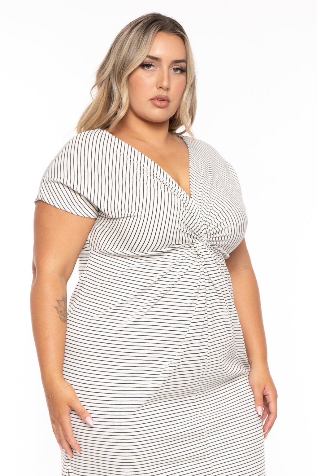 Plus Size Cayce Front Twist  Maxi Dress  - Black/White