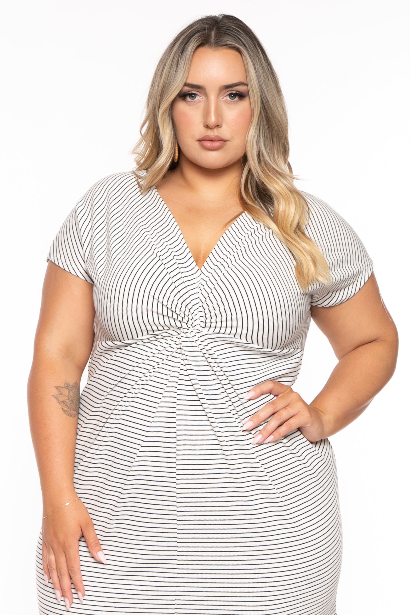 Plus Size Cayce Front Twist  Maxi Dress  - Black/White