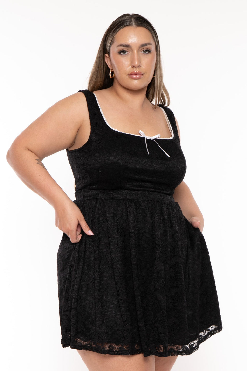 Plus Size Vineta Lace flare Dress - Black