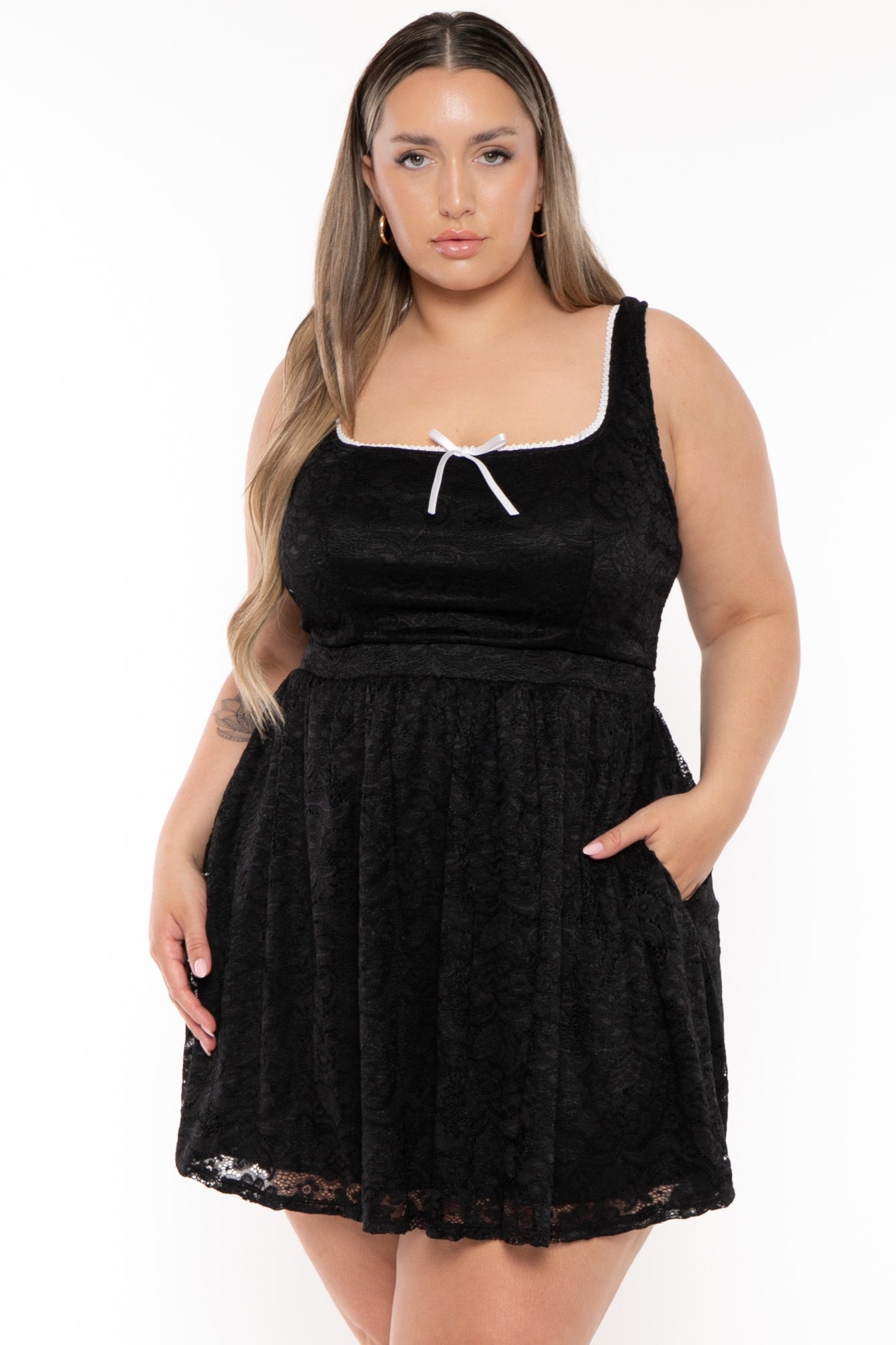 Plus Size Vineta Lace flare Dress - Black