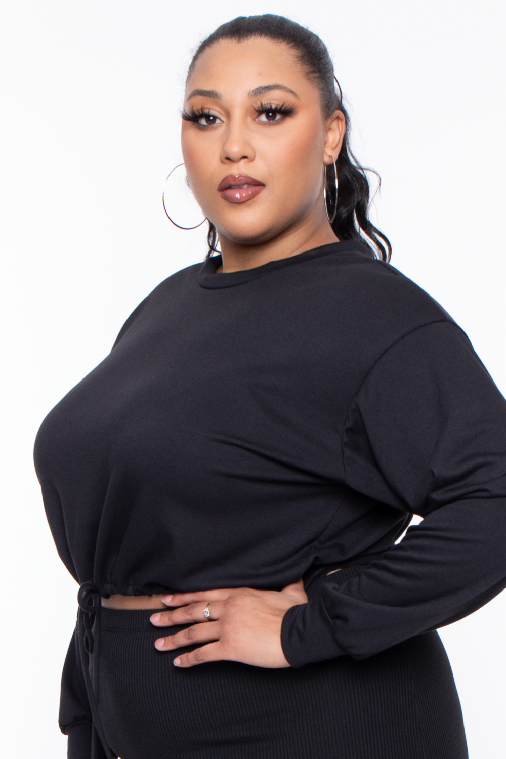 Plus Size Essential Cropped Pullover Sweatshirt - Black